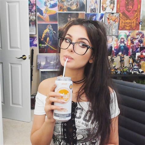 I Live Off Energy Drinks Sssniperwolf Sniper Wolf Girls With Glasses