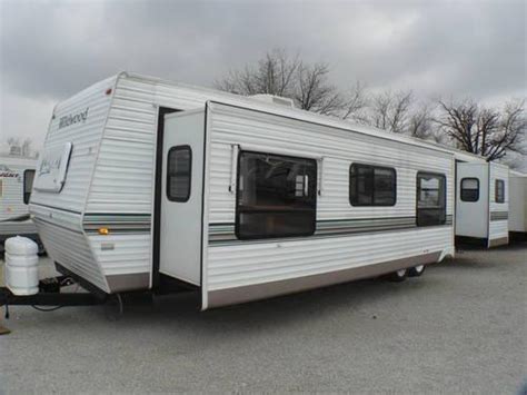 Call or click the get wholesale price button to see the savings we have for you! 2001 Wildwood 38FKDS Travel Trailer - 2 Slideouts, Front ...