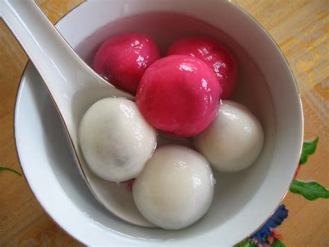 See more ideas about asian desserts, recipes, chinese dessert. Sumptuous Flavours: Tang Yuan (Glutinous Rice Balls) 汤圆
