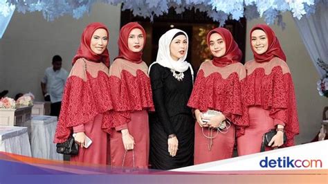 Maybe you would like to learn more about one of these? Cara Menjahit Baju Brokat Duyung : Model Baju Gamis Duyung ...