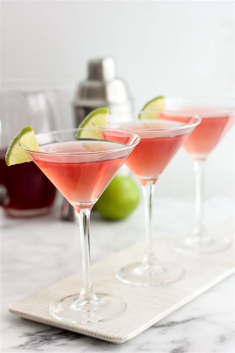 How To Make The Perfect Classic Cosmopolitan Cocktail Lisas Dinnertime Dish
