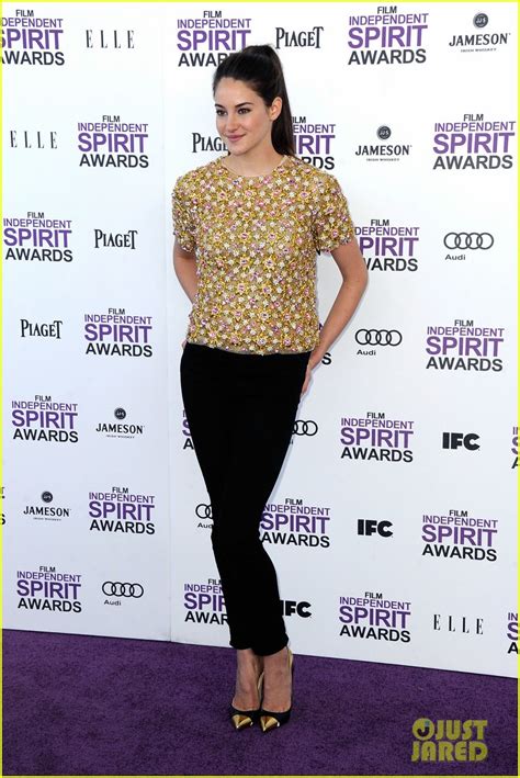 Elizabeth Olsen And Shailene Woodley Spirit Awards 2012 Photo 2632855