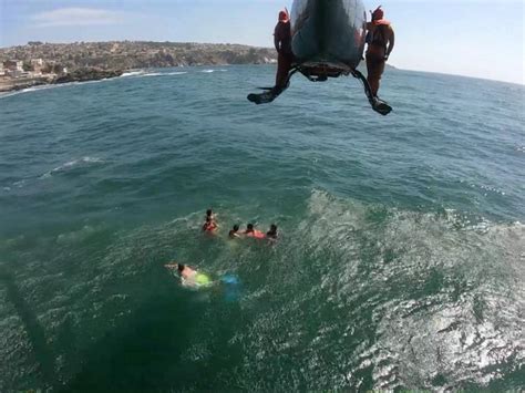Por el numeral del helo, es el de bond, juanma bond. Helicóptero naval rescató a dos menores de edad en San Antonio
