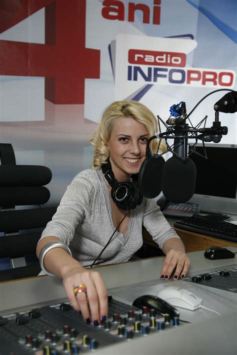 Alina Plugaru Vrea Sa Faca Un Top Al Pozitiilor Sexuale La Radio