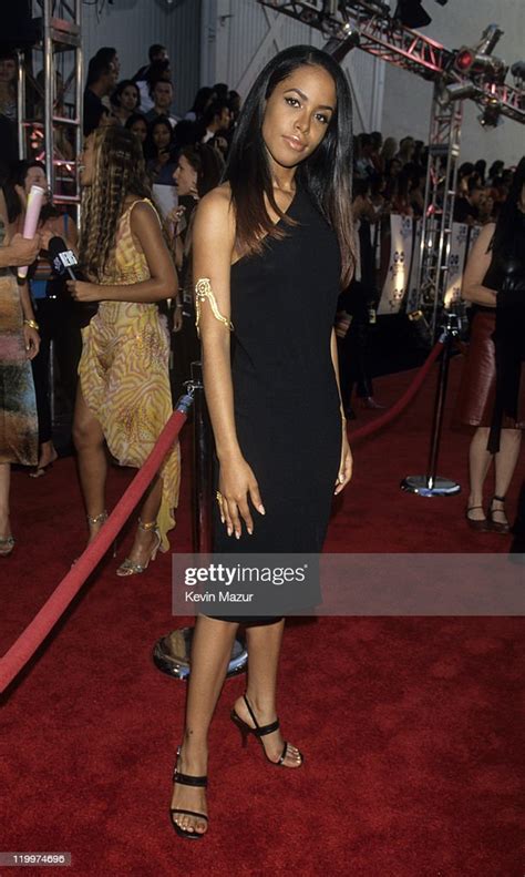 Aaliyah Attends The 2000 Mtv Movie Awards At Sony Studios On June 3