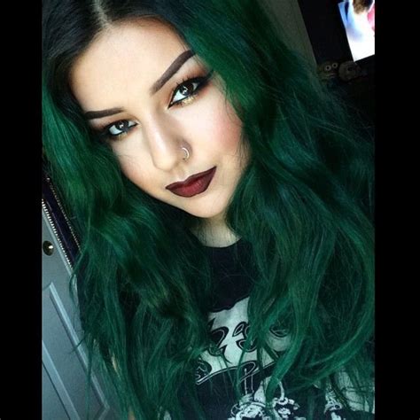 Pin For Later 20 Photos That Prove Emerald Hair Is Edgy Yet Wearable