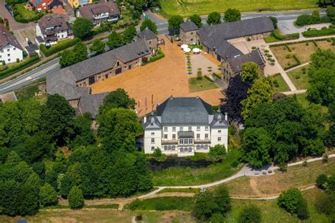 Museum haus opherdicke befindet sich auf einem ehemaligen adelsgut, das zu den schönsten baudenkmälern der region (nahe dortmund) zählt. Haus Opherdicke bleibt über Ostern geöffnet - Emscherblog ...