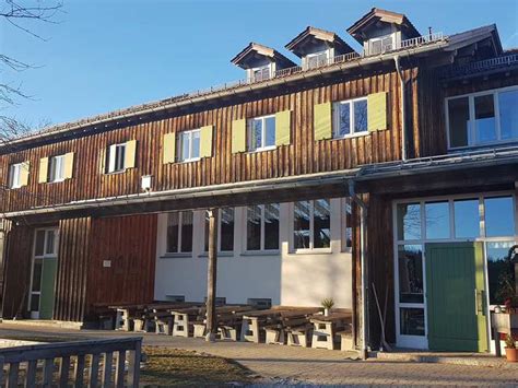 The mountain inn offers regional specialities, a pleasant sun terrace, a playroom and playground for younger guests and a barbecue area. Landshuter Haus - Bischofsmais, Regen | Mountainbiketipps ...