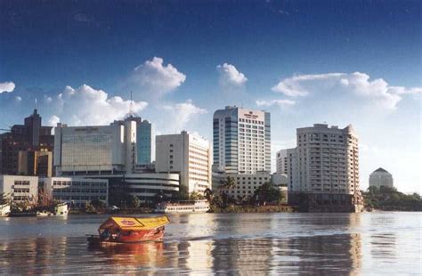 Once the capital of the white rajahs of sarawak, now with a population of some 600,000. Interesting Places In Malaysia: Kuching Waterfront|Sarawak ...