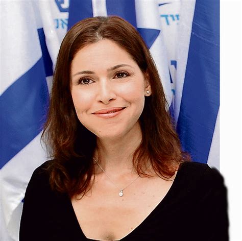 להאזנה לשידור חי ולתוכניות המוקלטות של קרן נויבך, קלמן ליברמן ואחרים, היכנסו עכשיו. הולכים על כל החופה