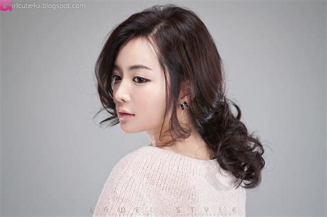 Im Ji Hye Showing Her Curves ~ Cute Girl Asian Girl Korean Girl