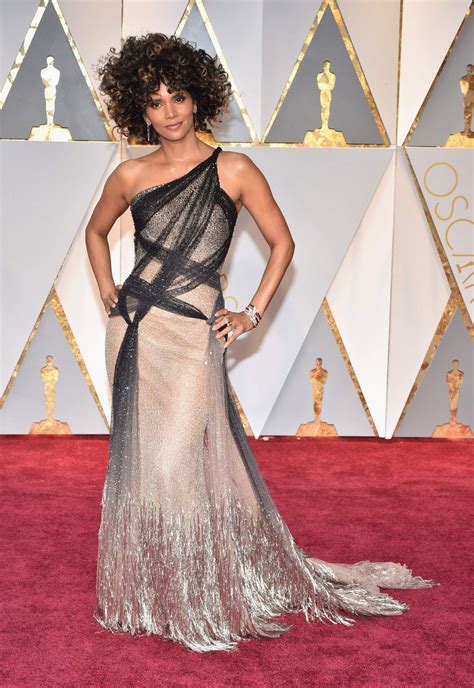 View trailers, photos and detailed information about the 92nd academy awards nominees. Halle Berry - Oscars 2017 Red Carpet in Hollywood • CelebMafia