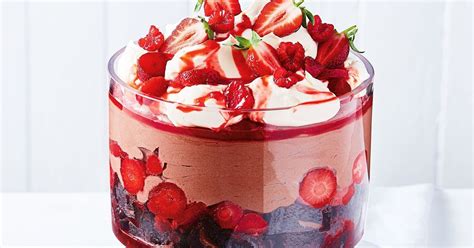 This brownie trifle is one tasty, showstopper of a dessert. Hershey\'S Easter Candy Brownie Trifle / Mini S Mores ...