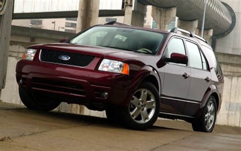 2005 Ford Freestyle Vins Configurations Msrp And Specs Autodetective