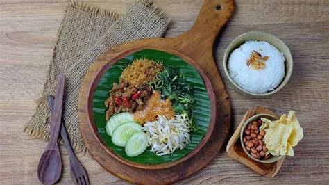 Kabupaten rembang terbagi menjadi 14 kecamatan, 287 desa dan 7 kelurahan. 5 Makanan Khas Jawa Timur yang Cocok untuk Menu Berbuka Puasa