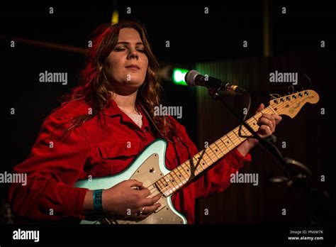 Brooke Bentham Live Hi Res Stock Photography And Images Alamy