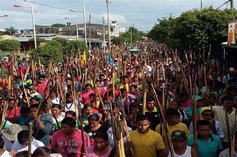 Más De 100 Mil Indígenas Marchan Por La Paz En Colombia