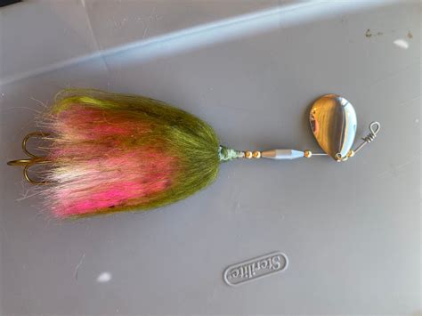 8 Single Colorado Blade Rainbow Trout Muskie Layered Bucktail