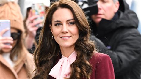 La Nueva Mano Derecha De Kate Middleton Como Princesa Exazafata Como