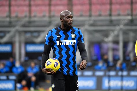 Born 13 may 1993) is a belgian professional footballer who plays as a striker for serie a club inter milan and the belgium. Vieri mit gewagter These: "Lukaku ist der beste Stürmer ...