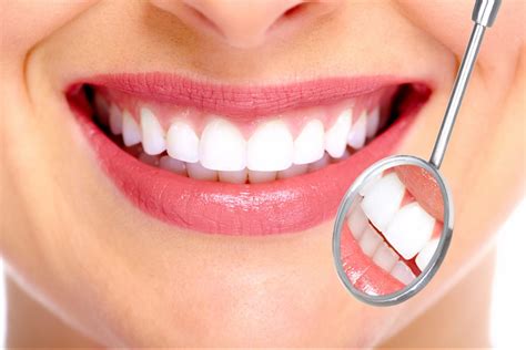 Mejora tu sonrisa con un tratamiento de blanqueamiento dental Clínica