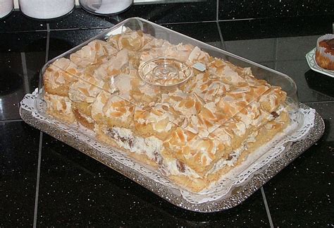 Leichter biskuit, ihre lieblingsfrüchte, schlagsahne und mandelbaiser. Stachelbeer Torte Jensen Torte — Rezepte Suchen