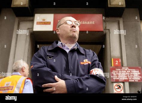 Which apologised to its customers for the disruption about 25 hi-res