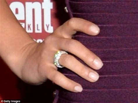 hayden panettiere steps out with stunning engagement diamond ring on her finger daily mail