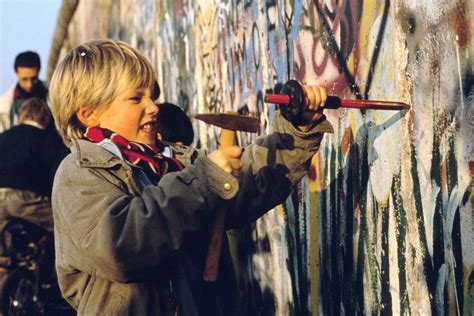 Here S How People Celebrated The Fall Of The Berlin Wall
