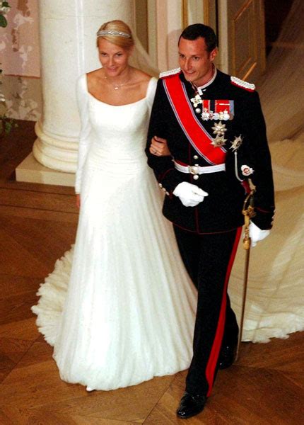 We did not find results for: The Royal Order of Sartorial Splendor: Readers' Top 10 ...