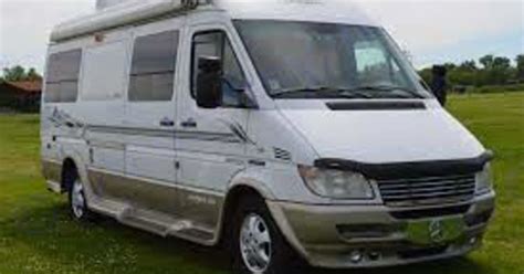 2005 Leisure Travel Vans Leisure Travel Vans Class B Converted Van