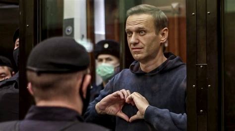 Why Jailing Navalny May Mean More Problems For Putin Bbc News