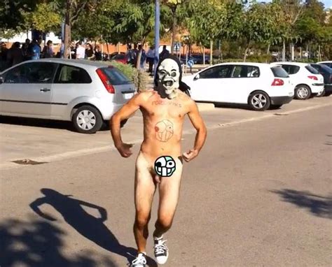 Ganas De Polla Corriendo Desnudos En La Universidad Running Naked At University