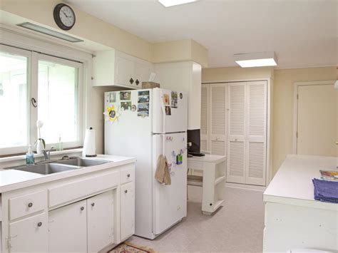 Maybe you would like to learn more about one of these? Warm Paint Colors for Kitchens: Pictures & Ideas From HGTV ...