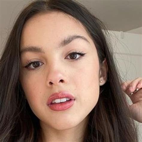 Olivia Rodrigo 5 Things To Know About The Singer E Online