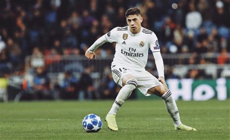real madrid fans praise youngster  colossal display  psg