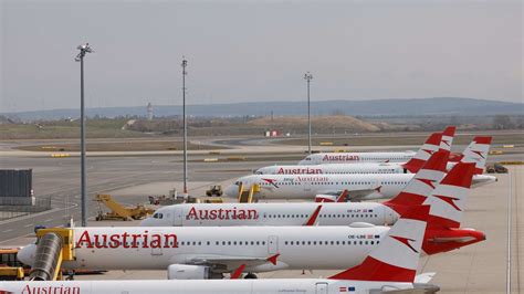 Austrian Airlines Cancel More Than 100 Flights Amid Busy Easter Travel