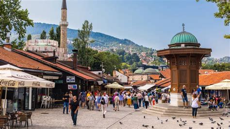 Mit Tram Nr. 3 in die Vergangenheit: Zu Besuch in der Altstadt Sarajevos - Leben - Wissen ...