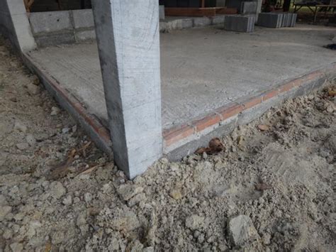 Geht der blick aber ein paar meter weg vom strand, fällt das auge auf leere häuser, verlassene resorts, verwaiste hotelanlagen und. 51 HQ Photos Haus Bauen Thailand - Haus auf Stelzen in ...
