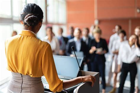 How To Become A Confident Public Speaker