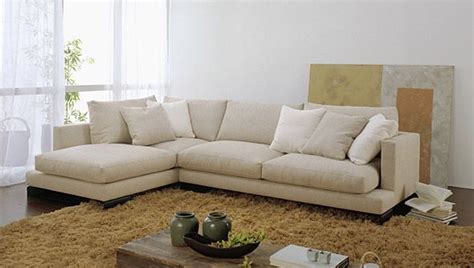 Esistono vari tipi di divano, a due, tre, quattro posti, a isola o angolari, ma anche divani letto per soddisfare tutte le vostre esigenze. Isola | Divano isola, Divano angolare e Divano angolare letto