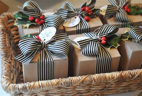 All gift boxes black brown gold red silver white. 20+ Gift Wrapping Ideas: Easy, Creative and Inexpensive ...