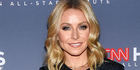 Kelly Ripa Says She Quit Drinking Without Thinking About It