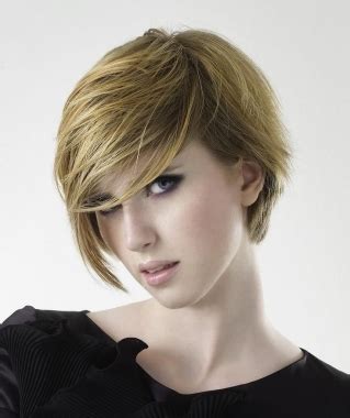 These styles are in all the types of the hair like curly, wavy and etc. Wispy Short Hair Styles for Fall