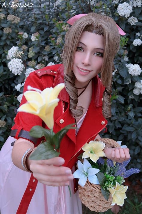 Final Fantasy 7 Aerith Cosplay