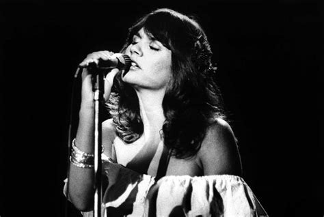Best Linda Ronstadt Songs 20 Classics The “queen Of Rock” Owned