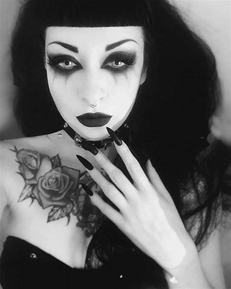 dark beauty viktoria gehennam goth gothgirl gothicgirl tattoo inked
