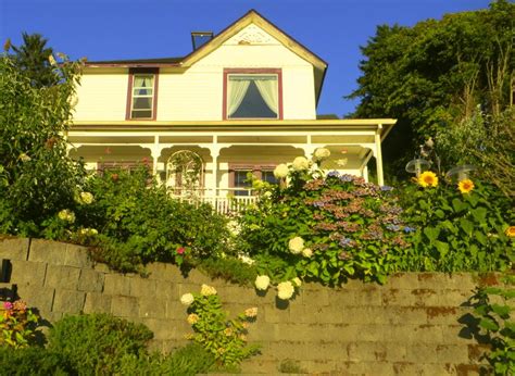 To celebrate, you can head to astoria, where the movie was filmed, and never say die during your own goonies adventure weekend. Light From a Pixel: The Goonies House - Astoria, Oregon