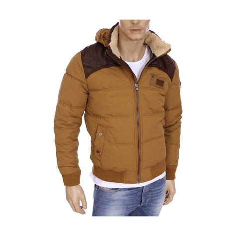 Parce que le blouson homme est la première chose sur laquelle on fixe le regard, alors ne ratez pas notre collection de blousons d'hiver sélectionnés. Blouson homme hiver, je vous expliquer comment le choisir ...