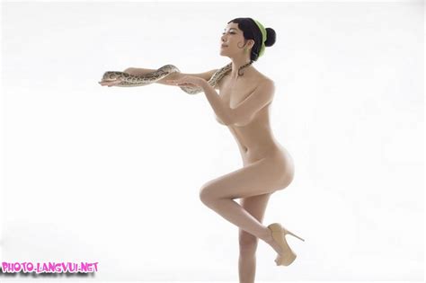 Diễn viên tân kim bình mai nude với trăn Ảnh Girl Xinh photo